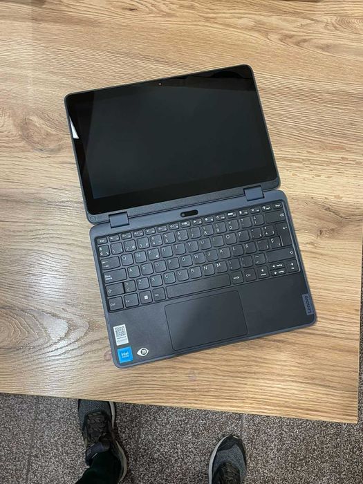 Лаптоп Lenovo 300W Yoga Gen 4  НОВ