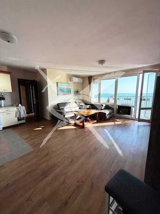 Продава се Тристаен апартамент в к.к. Елените - 170 кв.м за 660 €/кв.м - Снимка #1