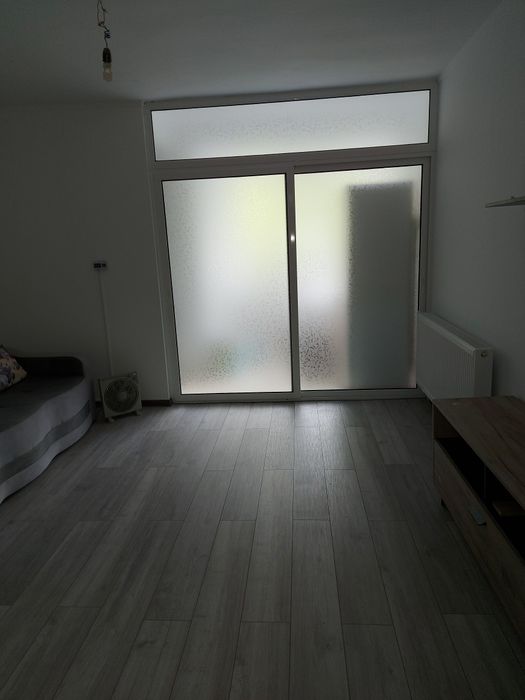 Garsoniera de închiriat