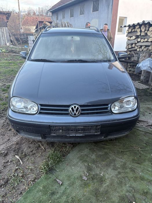 VW Golf 4 Variant 2.0 benzină – break, cârlig remorcare