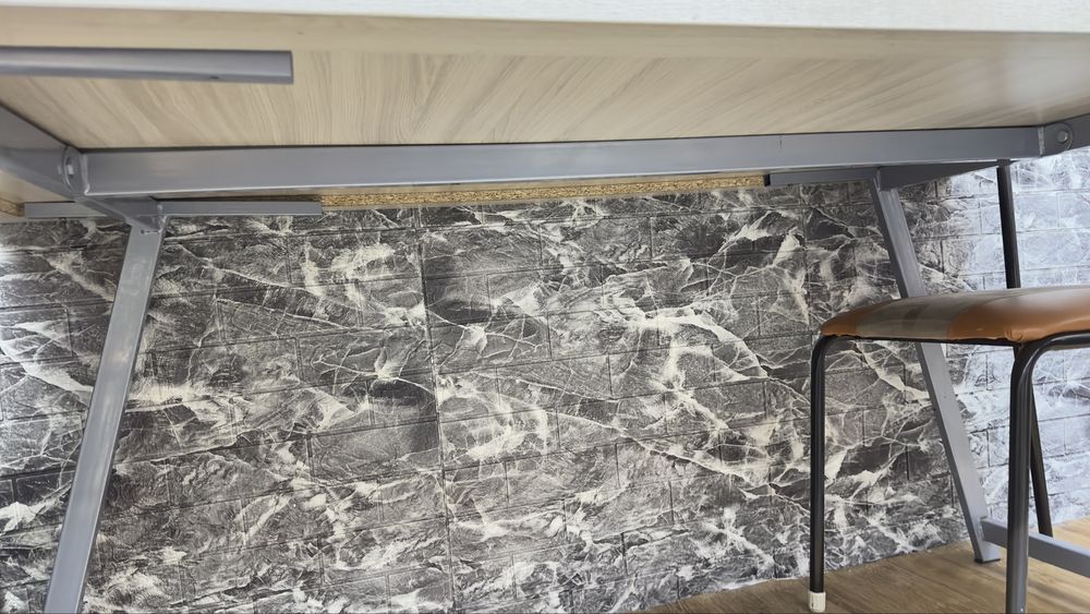 Кухонный стол…..