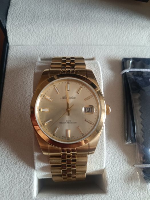 Часовници INVICTA PRO DIVER AUTOMATIC 8926 и Adriatica A1299.1111Q