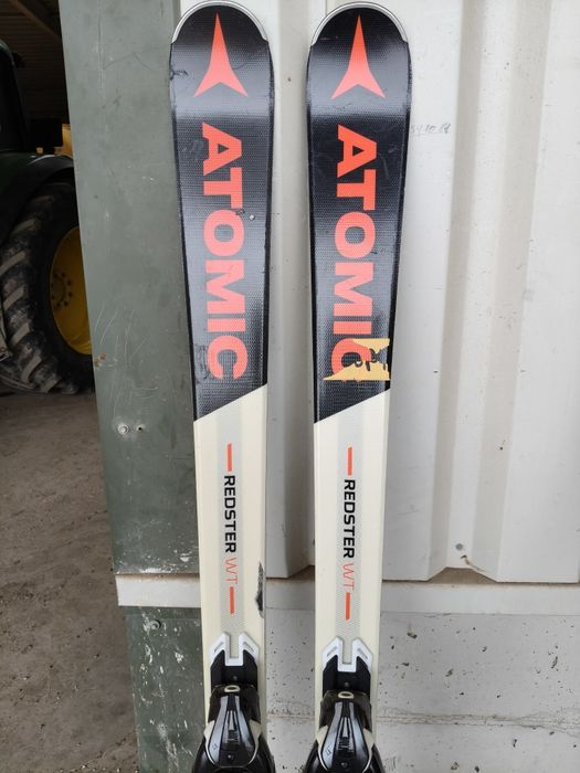 Schiuri Atomic 173 cm