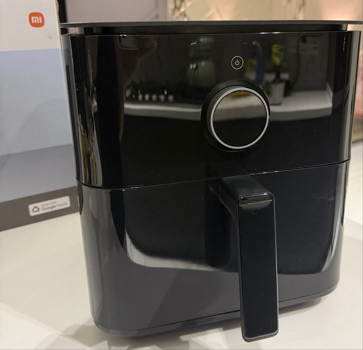 Аэрогриль  Xiaomi (Mi) почти новый. Готовит без масла!
