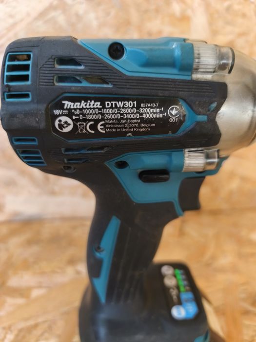 Bormașină impact Makita DTW301