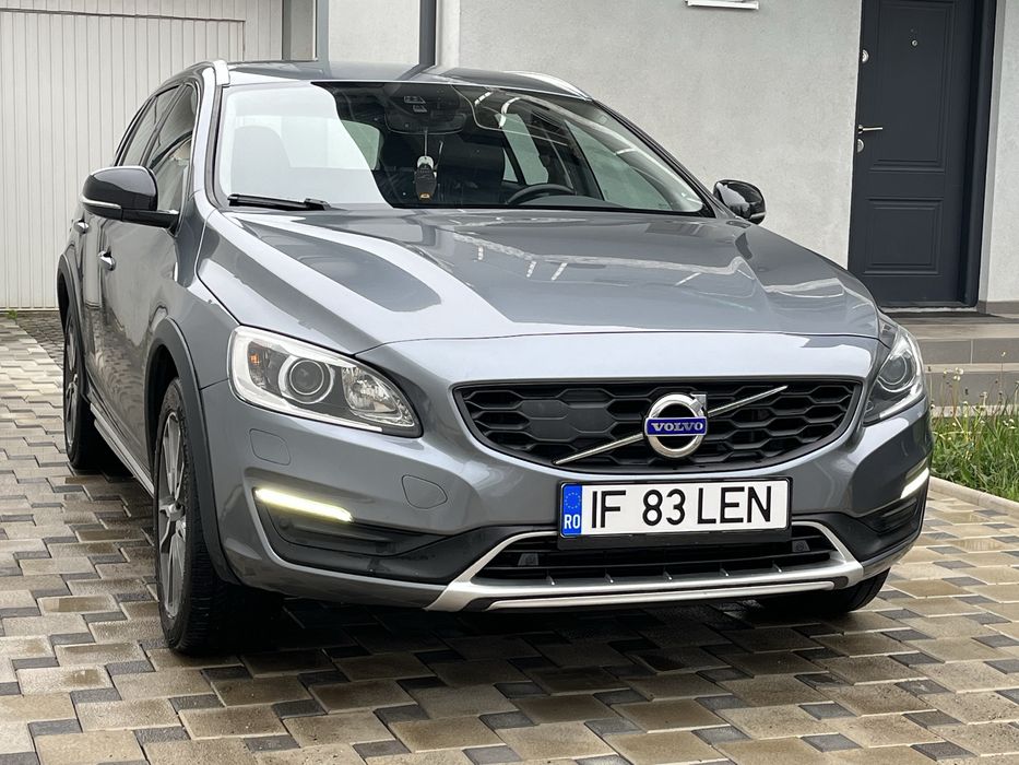 Vand sau schimb Volvo V60 Cross Country
