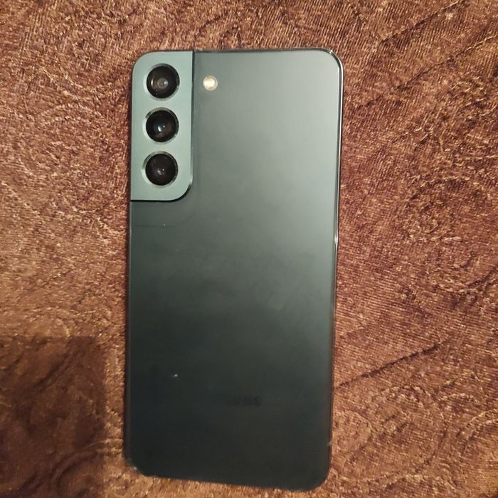 Продам Samsung galaxy S22