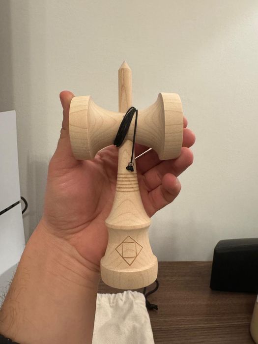 Ață Kendama Lotus