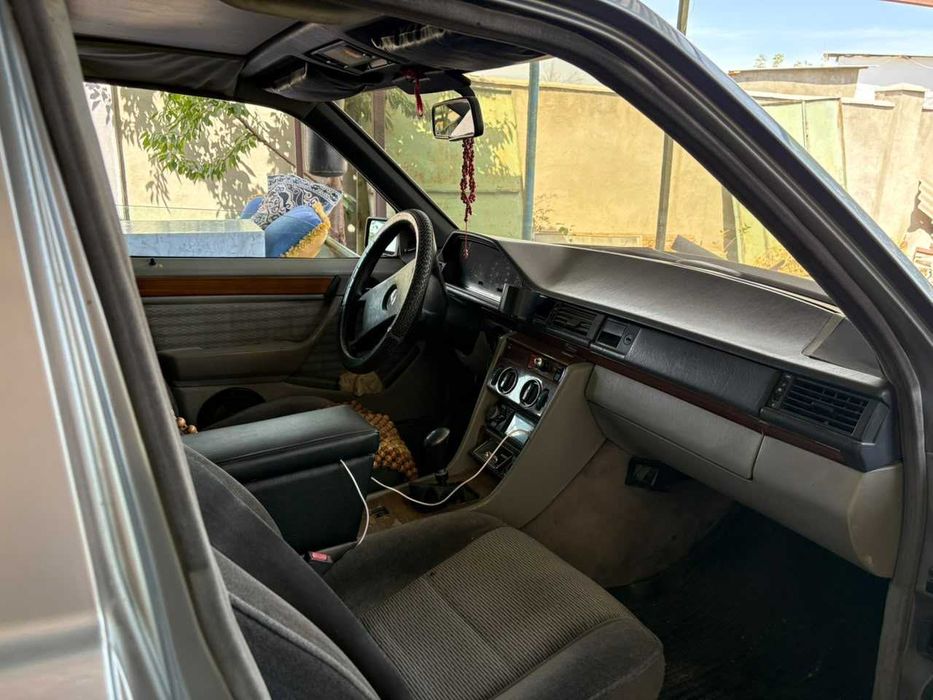 Mercedes Benz Е- класс 1991года