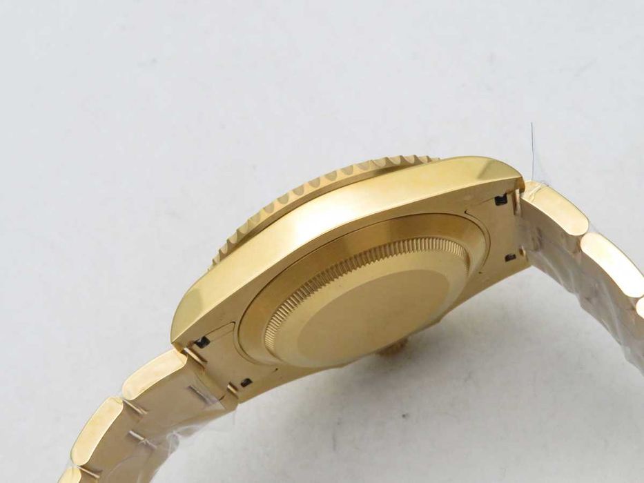 Rolex Submariner 116618LB – жълто злато, син циферблат, керамичен безел – реални снимки