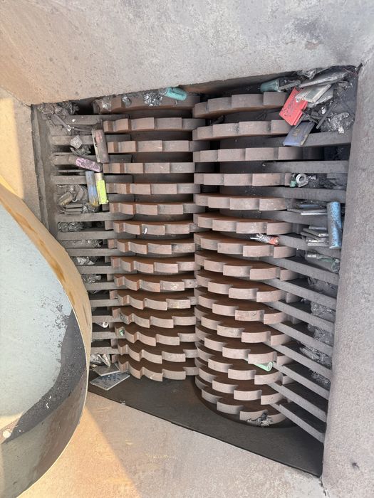 Шредер с вертикальной загрузкой двухвальный ДШК 600-600