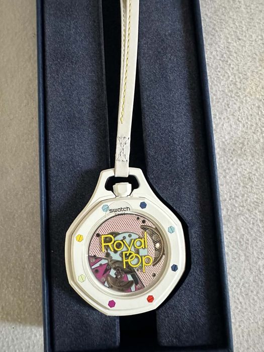 Audemars x Swatch AP Royal Pop -  Huit Blanc Ocho Negro Налични