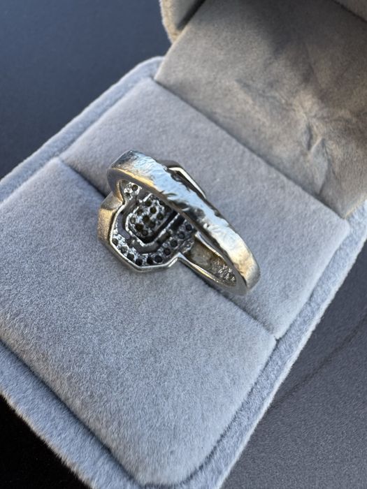 Inel din argint si diamante