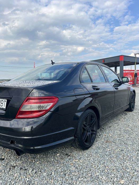 Vând  Mercedes c220 w204