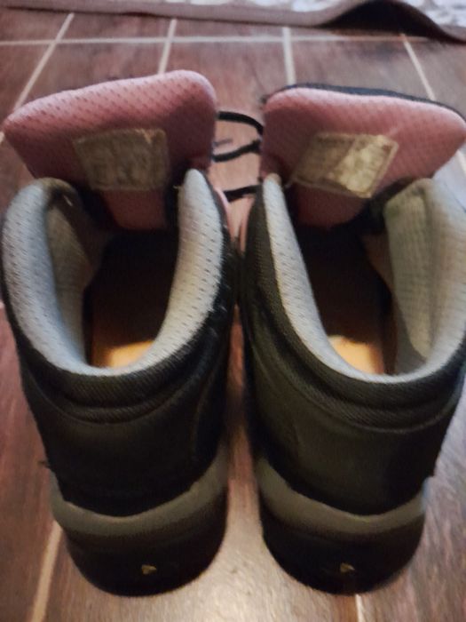 Дамски зимни,спортни обувки Dunlop