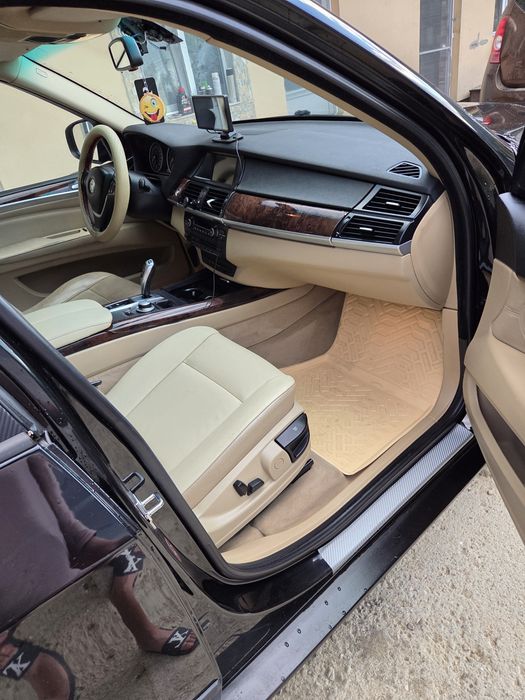 Vând bmw x5 e70 acte la zi