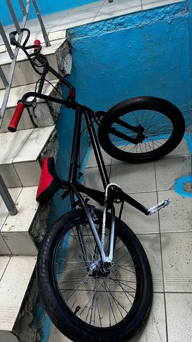 Трюковой велосипед BMX