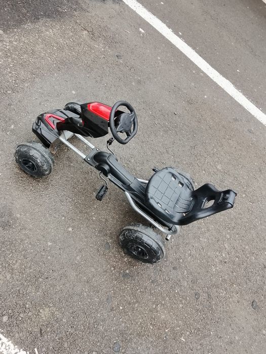 Go-kart cu pedale