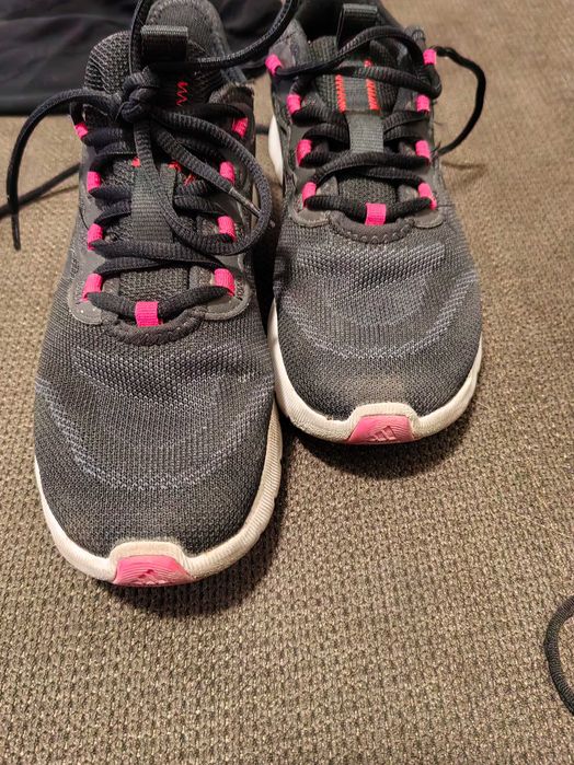 Маратонки номер 36 и 2.3