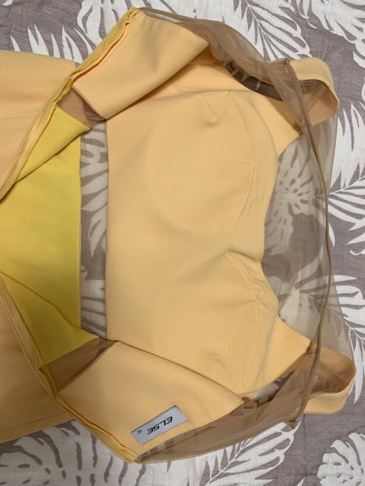 Ново! Официална дълга рокля в жълто