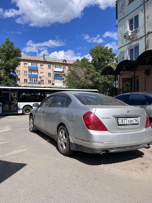 Автомобиль Nissan Teana