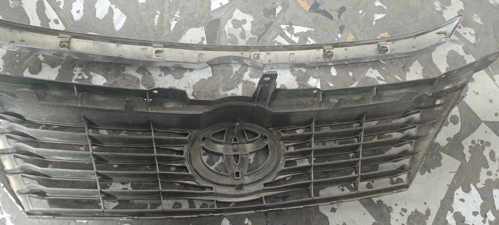 Решетка Камри 50