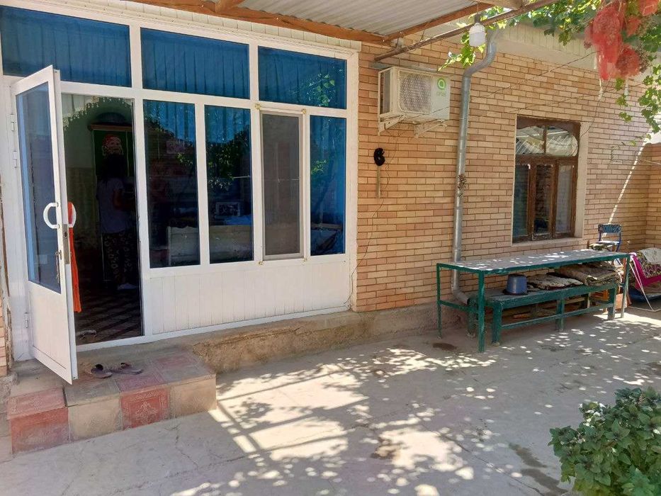 Общий двор учаскадай килинган + гараж хам бор алохида