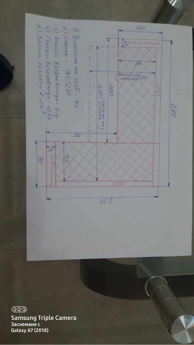 Ъглов диван с възглавници