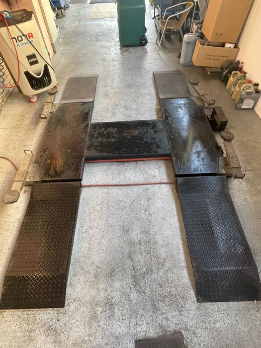 Elevator auto cu pernă de aer nouă – Stare foarte bună – 8000 lei