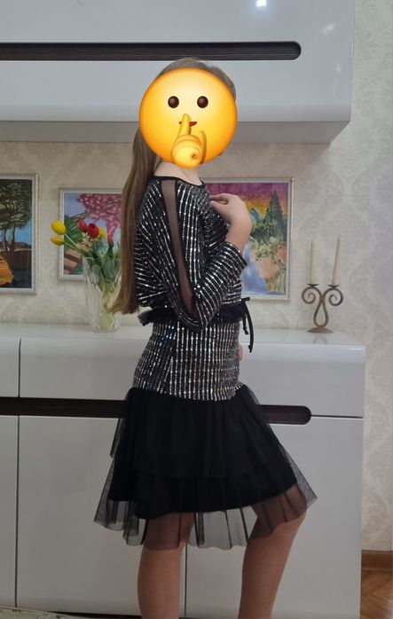 Продаю костюм для девочки,