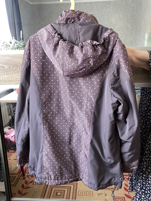 Продам женскую куртку.