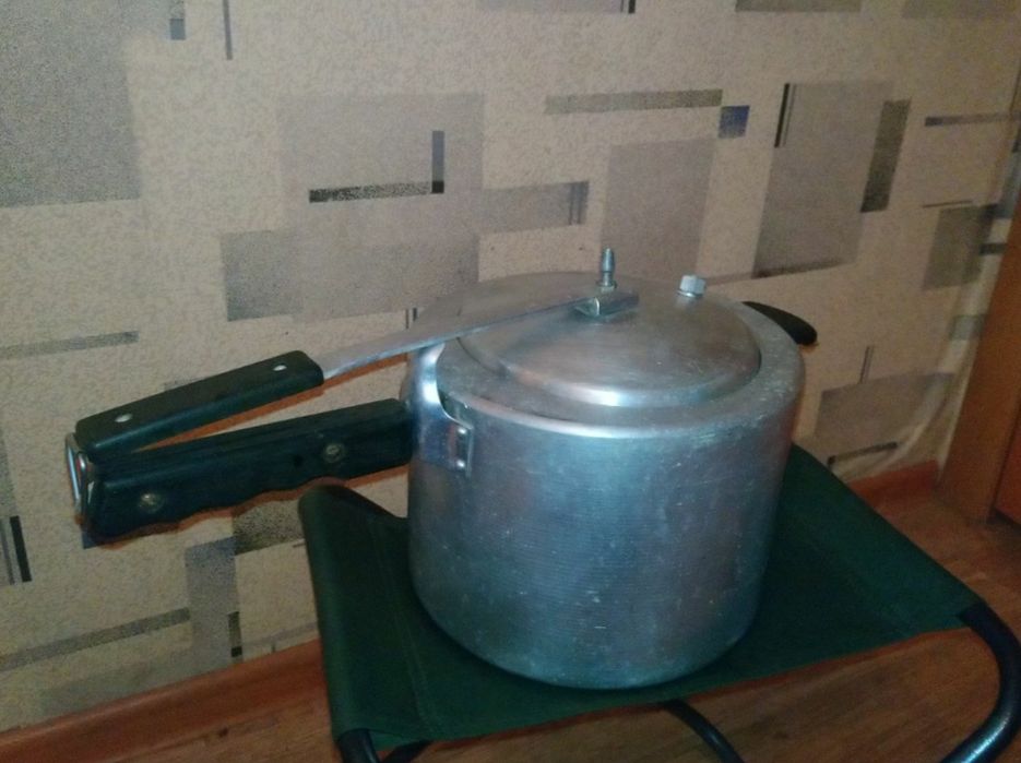 Продам Скороварку на "6 литров"