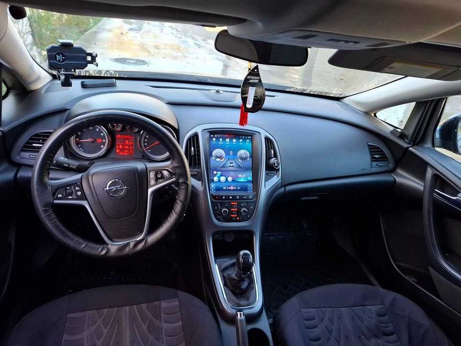 Opel Astra J motor 1,6 clasic, benzina aspirat natural, fără turbină.