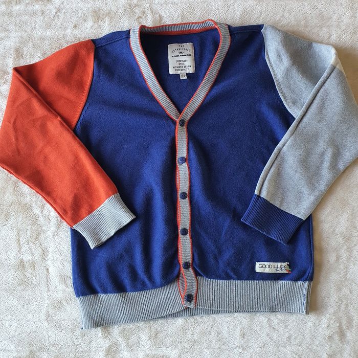 Детски пуловери и жилетки за момче