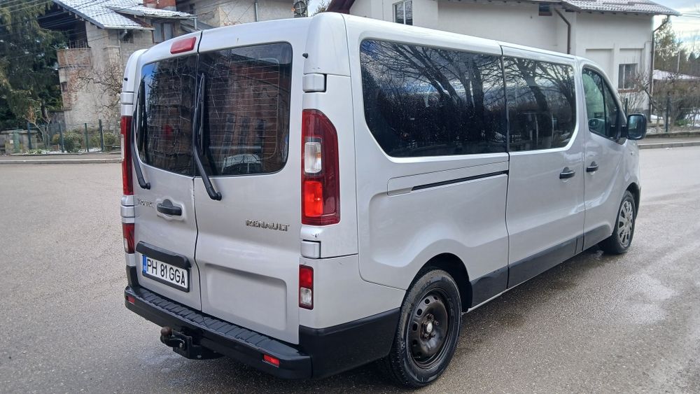 Renault Trafic 9 locuri