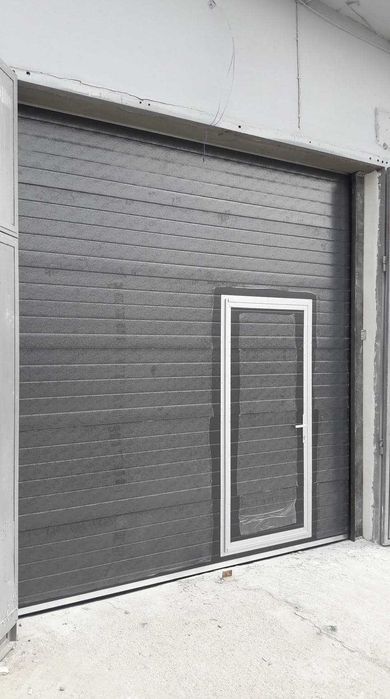 Usa de garaj sectionala 2500L/1800H ANTRACIT, pret de la 566 euro