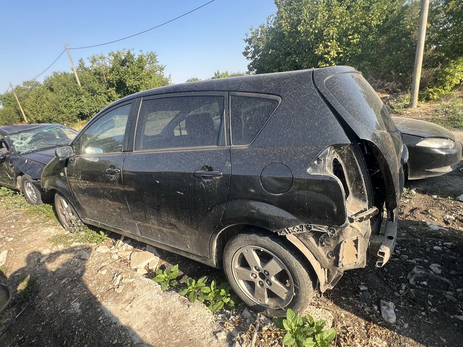 Toyota Corolla Verso НА ЧАСТИ