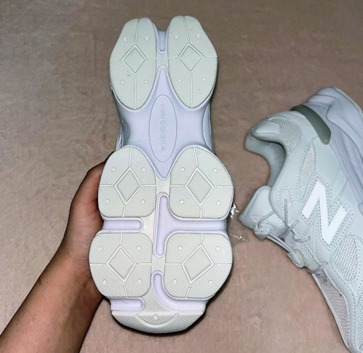 Sneaker New Balance 9060 white 37 NOU