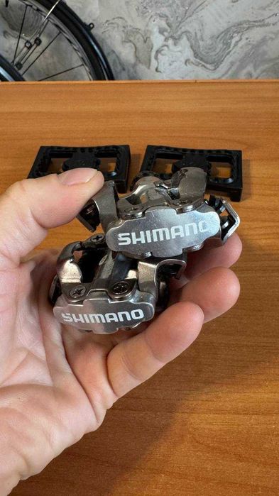 Контактные педали Shimano PD-M520