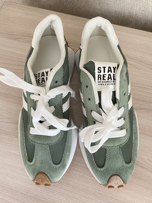 Продам кроссовки новые