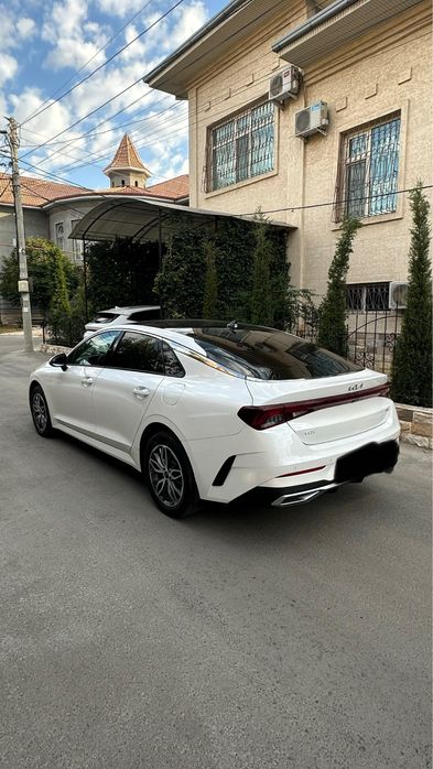 Kia k5 sotiladi