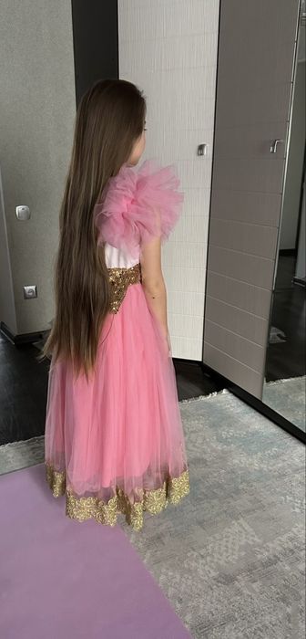 Подрам шикарное платье размер 120-130