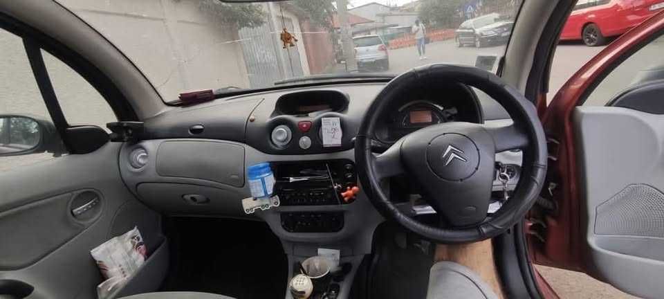 Citroen C3 Gri Înmatriculată 1230e si Citroen C3 Rosie pt piese 700e