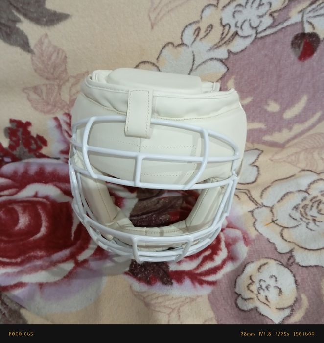 Шлем для каратэ на липучках