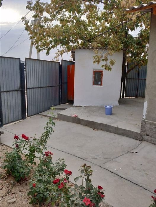 Дом продаётся 12 соттык ЖД Вокзалда