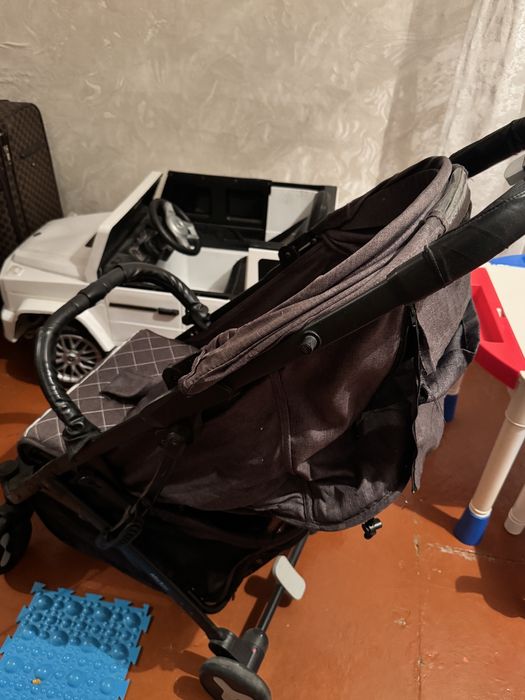 Коляска прогулочная