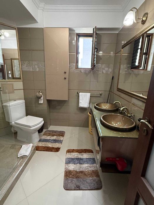 Apartament cu 3 camere de vanzare in zona Arex
