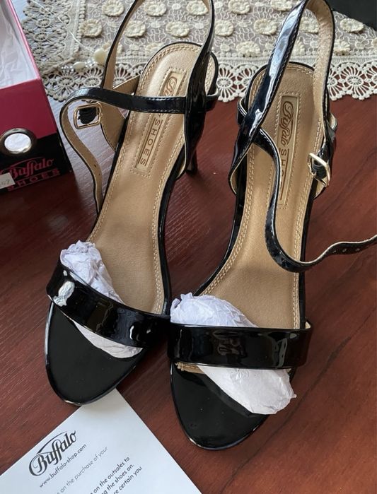 Обувки на ток Buffalo Shoes НОВИ!