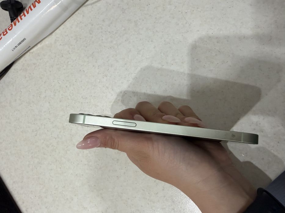 Продам IPhone 12