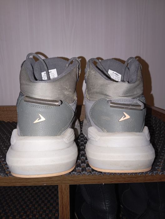 Кроссовки демисезонные продам